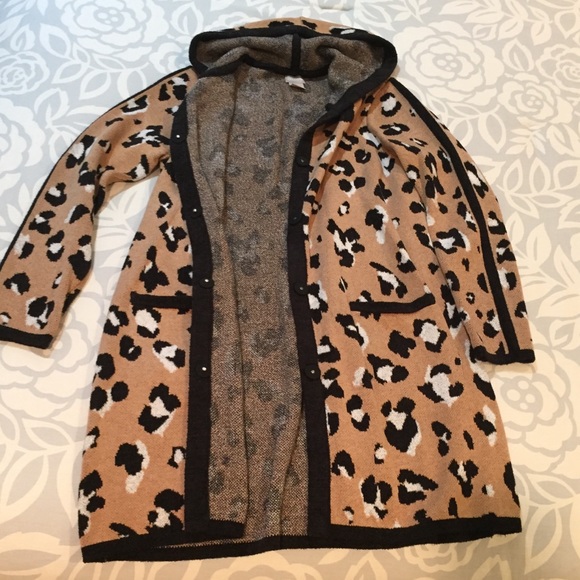 Chico’s Women’s 1 leopard snap front sweater coat - Picture 2 of 8